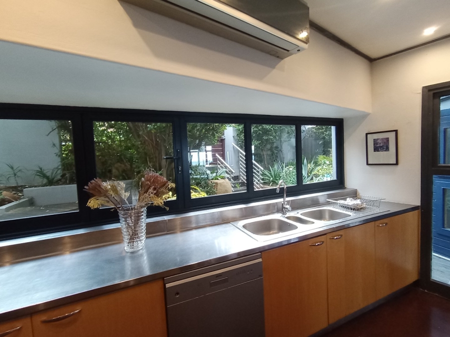 To Let  Bedroom Property for Rent in Camps Bay Western Cape